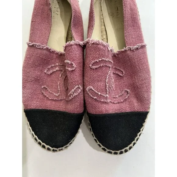 CHANEL Linen CC Espadrilles in Pink - Picture 2 of 7